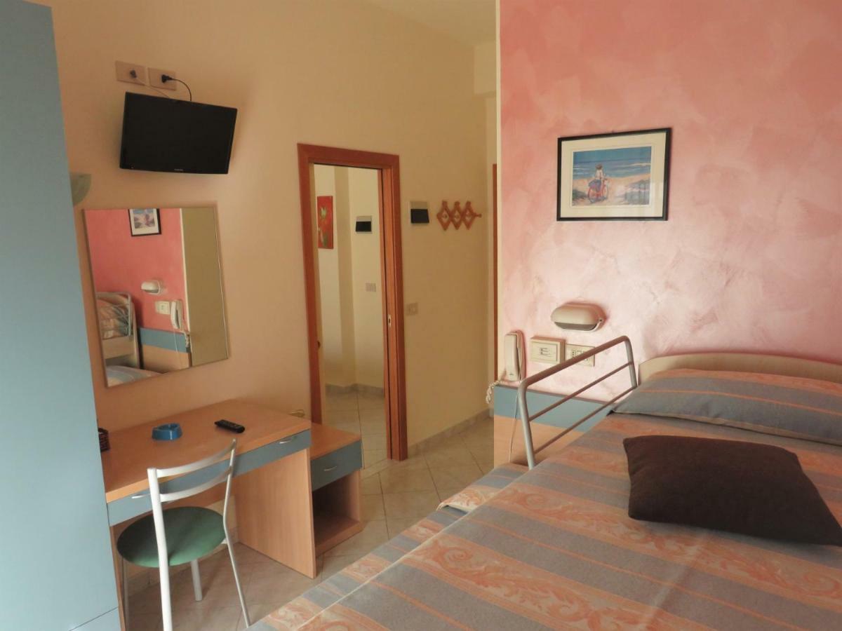 Hotel Solidea Rimini Dış mekan fotoğraf